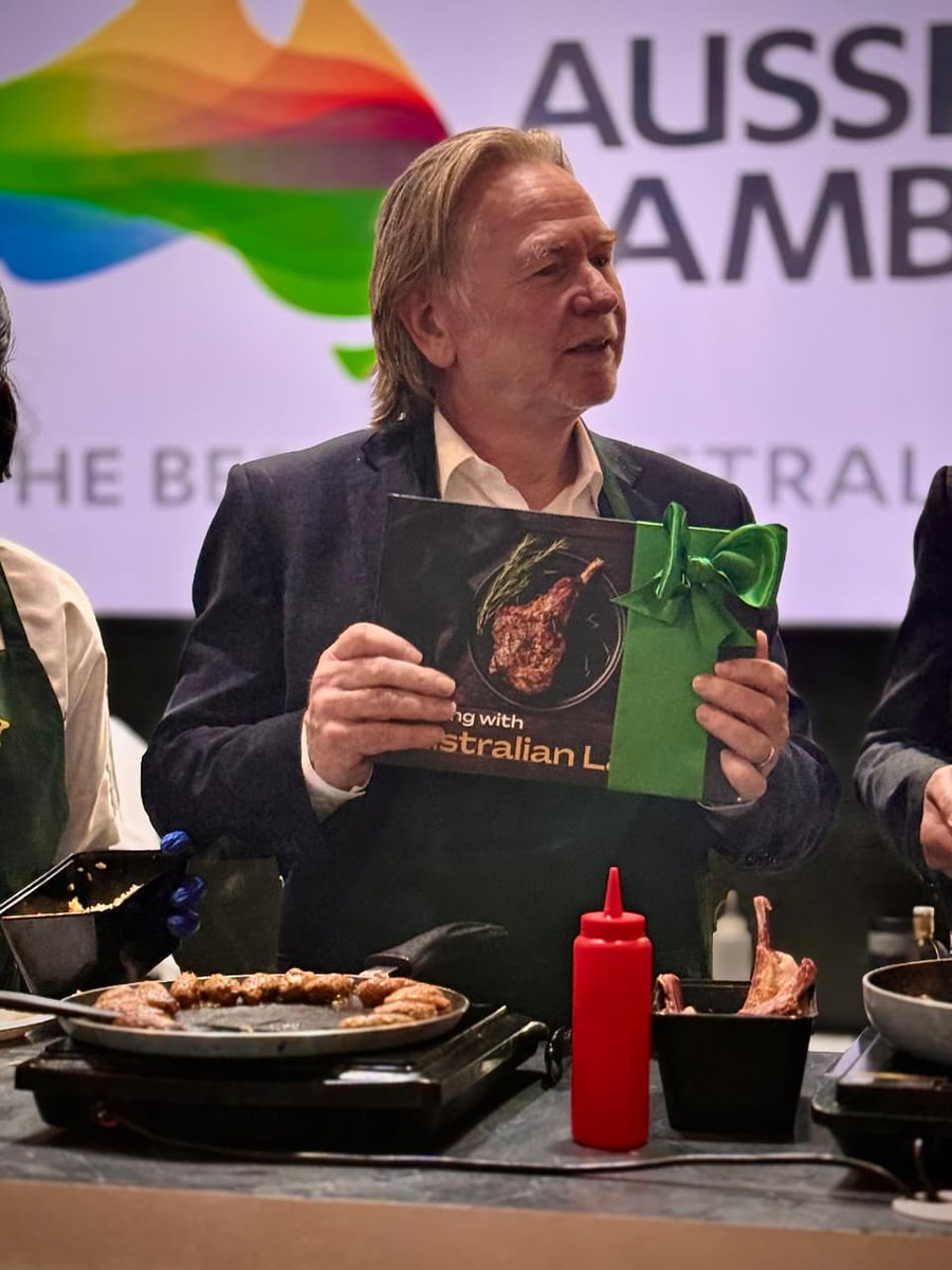 Philip Green OAM tweet media