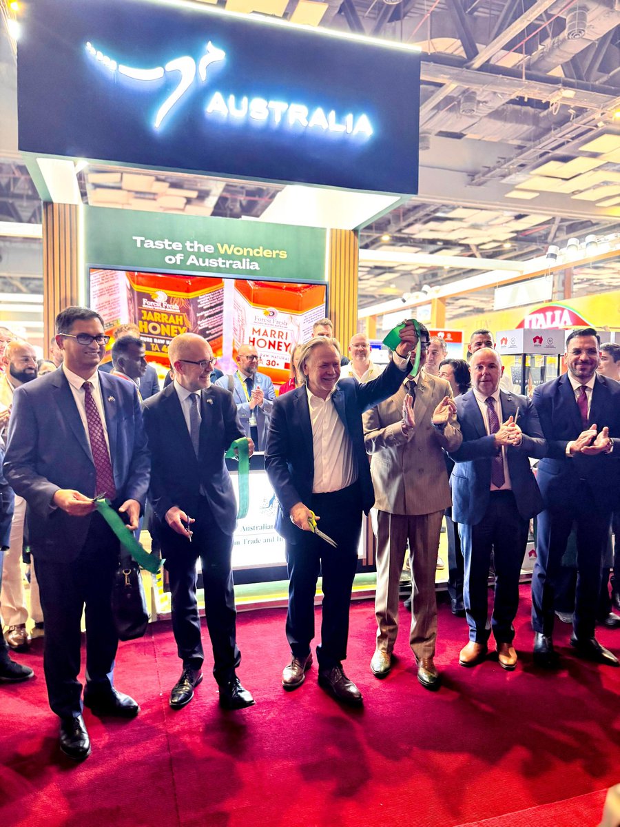 Philip Green OAM tweet media