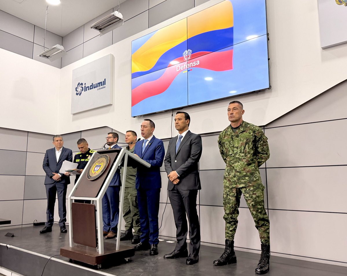 La fuerza pública propinó un duro golpe contra tres organizaciones criminales dedicadas al apoderamiento de hidrocarburos, refinación ilegal y hurto de materiales y componentes críticos de la industria petrolera, en los departamentos de Norte de Santander, Bolívar, Cesar, Meta y