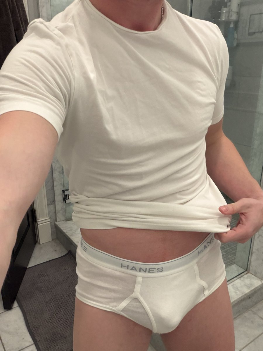 ABBabyBoi's tweet photo. Happy #TightyWhiteyTuesday, the boys have requested I wear #Hanes #TWs today 😉

#TWT #tightywhities #whitebriefs #mensbriefs #wedgies https://t.co/99yUIhMseM