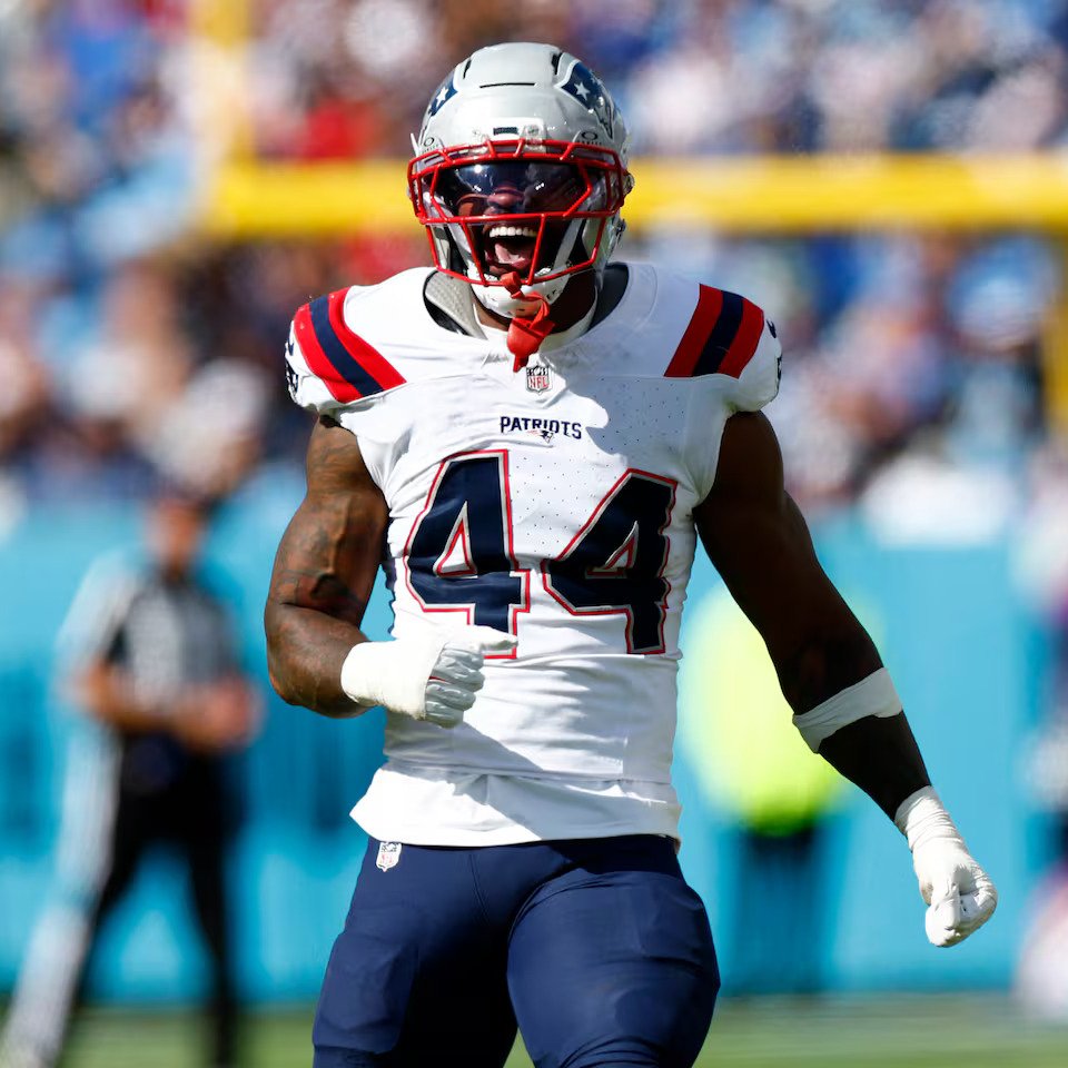 SharmSports's tweet image. The #Titans should target EDGE K'Lavon Chaisson next in free agency.

2025 stats:

-16 Games (10 Starts)
-7.5 Sacks (Career High)
-54 Quarterback Pressures
-10 Tackles for Loss

Projected Contract:

-3 Years
-$27 Million
-$9 Million Annually

#TitanUp