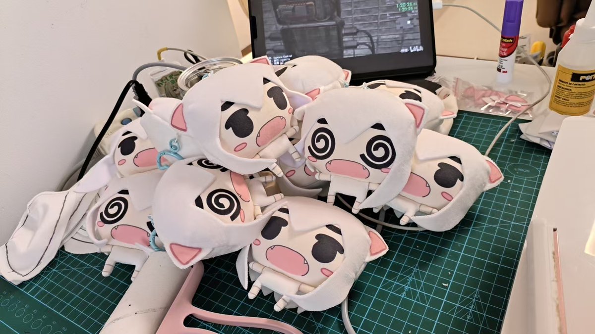 zokohu's tweet photo. 最近一直在做娃娃，反而整个暑假都没动过笔画画🥲 https://t.co/o1n6A3qW6I