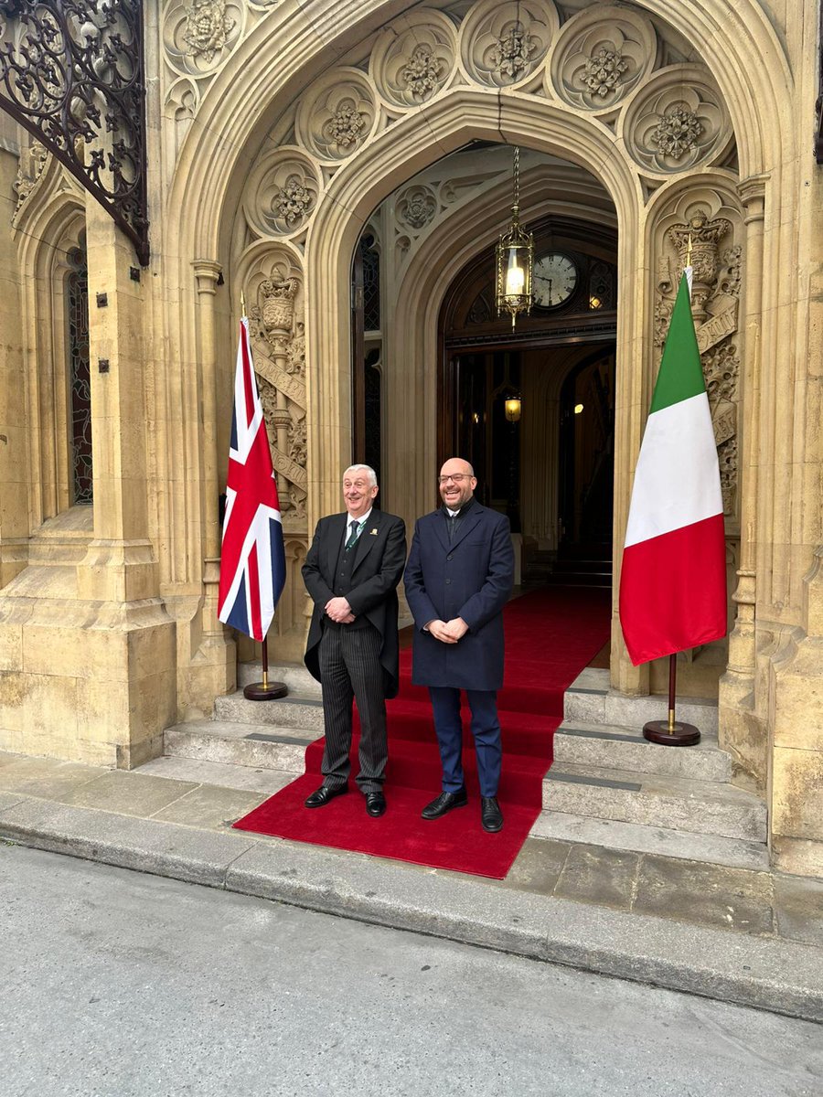 Italy in UK tweet media