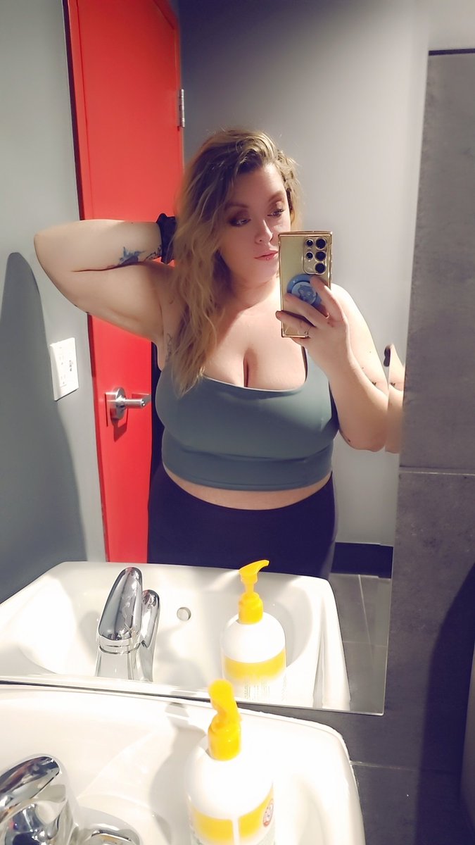 ☆ Alexx Knightly ☆ tweet media