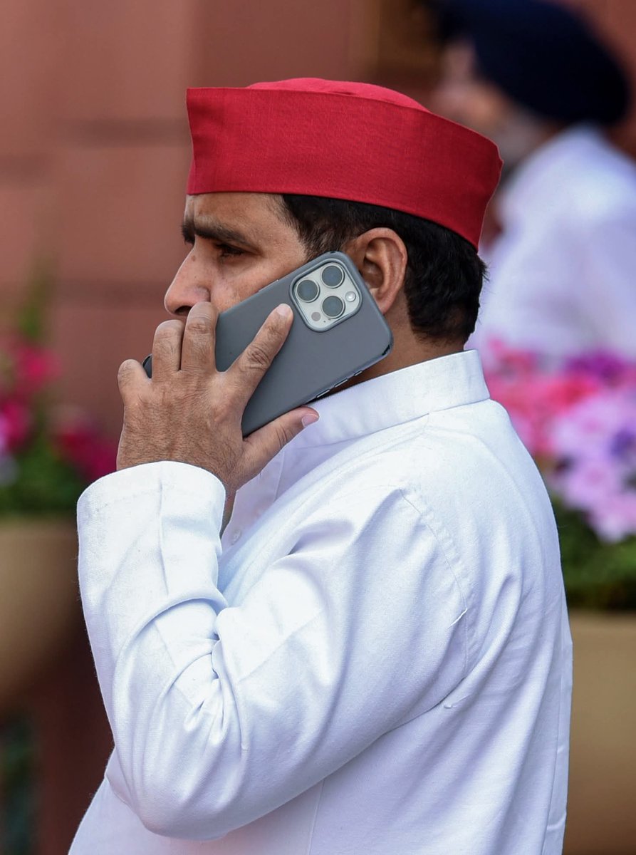 theinformativeobserver tweet media