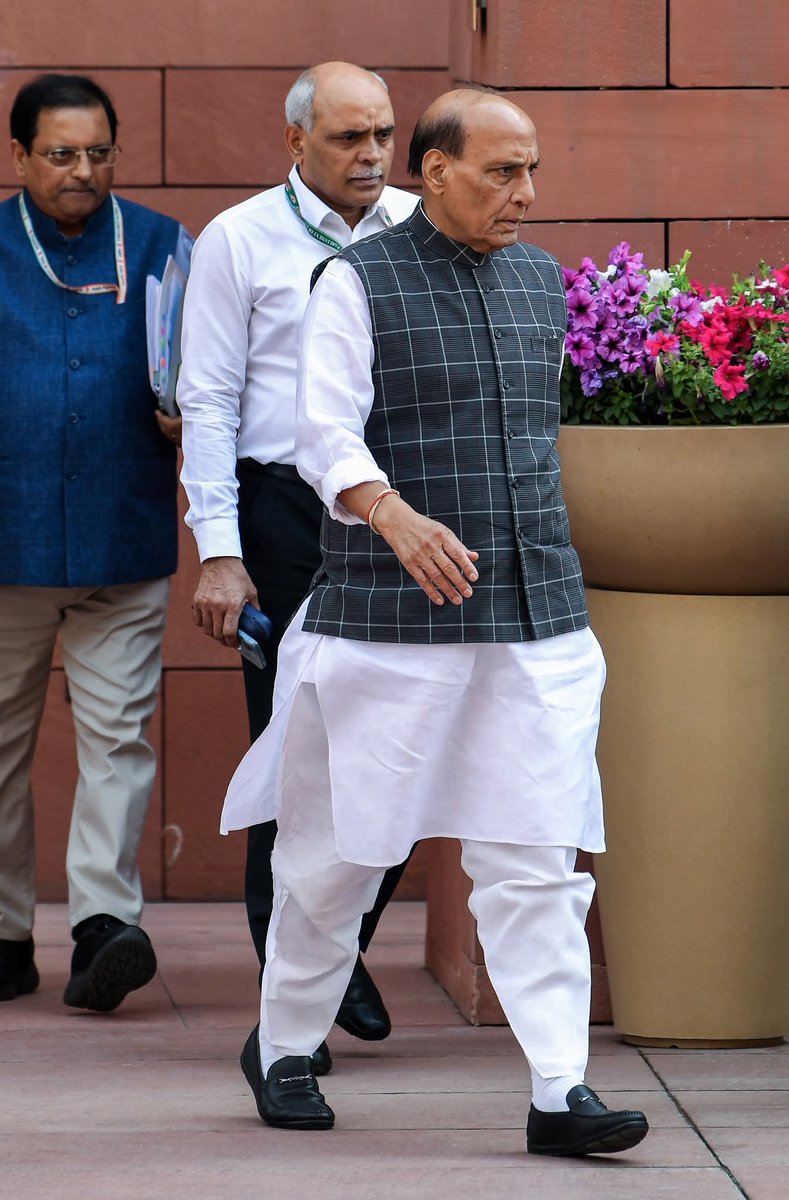 theinformativeobserver tweet media