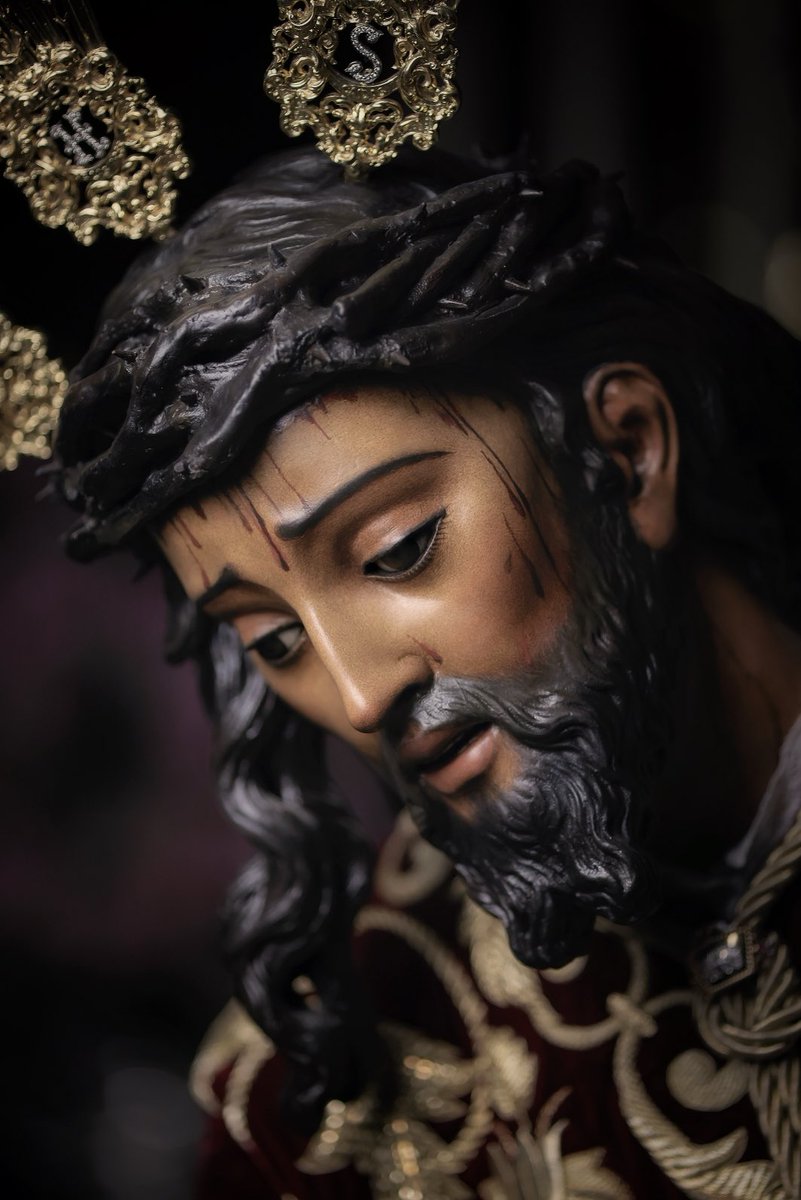“Déjenme estar sereno… que hay días en los que el corazón se arrodilla.” #SantisimoCristoDeLasTresCaidas