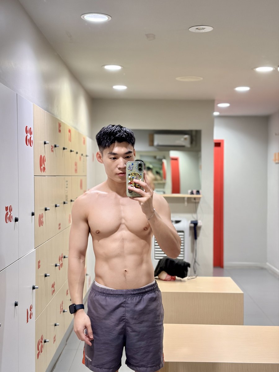 alexchatcharin's tweet photo. Body check ✅ https://t.co/6TX8zzaIkV