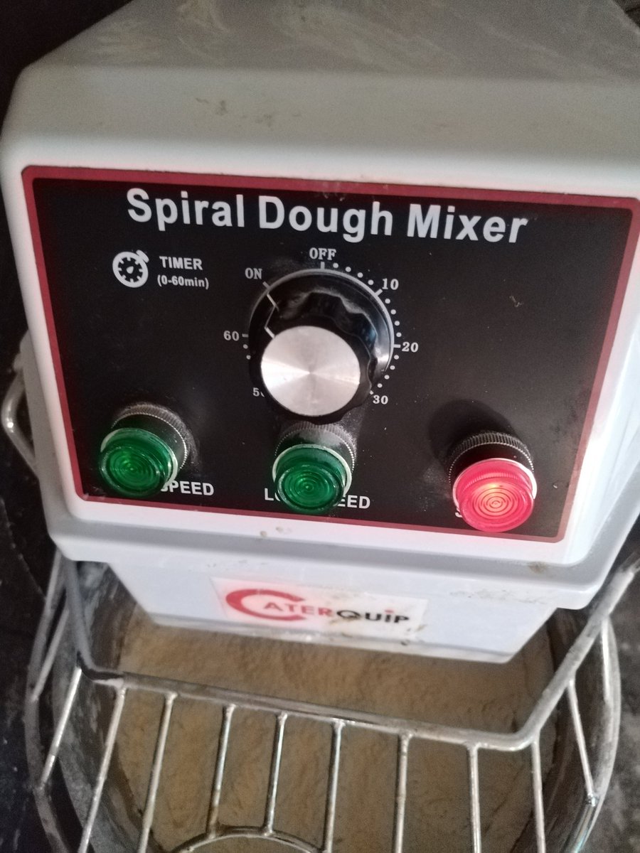 Cmphiwemdi's tweet photo. @METROFMSA @CapitecBankSA An investment of R29 000 can significantly boost my baking business by improving production and quality . The money can be used to add essential baking equipment which will allow me to produced more products in less time, part of the funds can also go towards buying ingredients https://t.co/k1UYuEDJMx