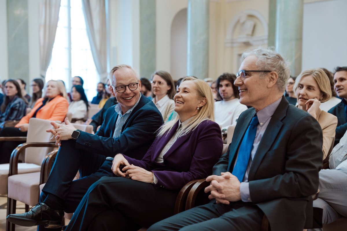 IMol_Institute's tweet image. At the invitation of @IMol_Institute, 2024 Nobel Prize laureate Prof. Victor Ambros, President of the IMol SB, met with Prof. Dariusz Jemielniak, Vice-President of the @PAN_akademia.

The meeting with the press was followed by Prof. Ambros’s lecture.

fot. Marcin Krokowski
