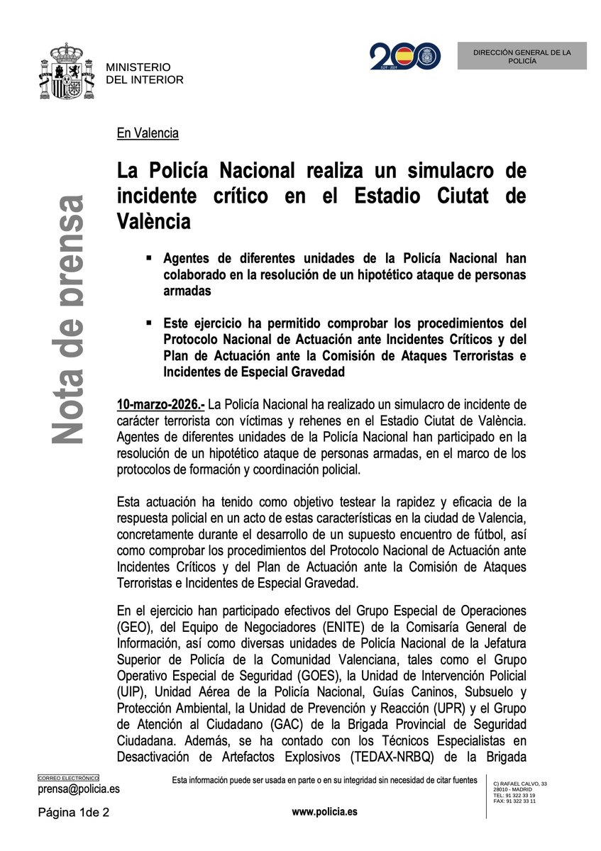 Ates_Sav's tweet photo. La Policía Nacional ha llevado a cabo un simulacro de incidente crítico en el estadio Ciutat de València, en el que han participado agentes de diferentes unidades para resolver un hipotético ataque de personas armadas. https://t.co/b9YaOT9N3o