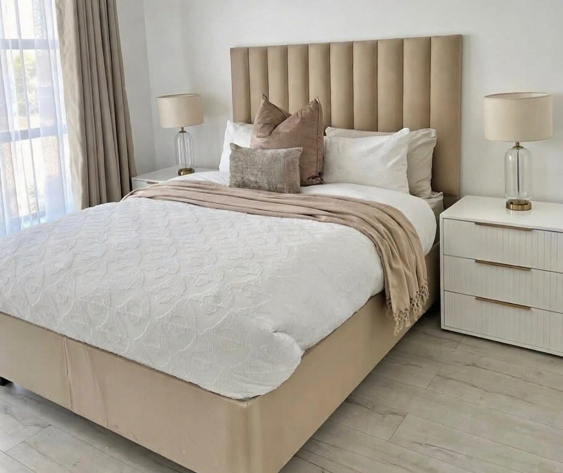 Single Extra R8000 🌸🌸🌸🌸
Double Extra R10 000 🌸🌸🌸🌸🌸🌸🌸

 #MadlangaCommission