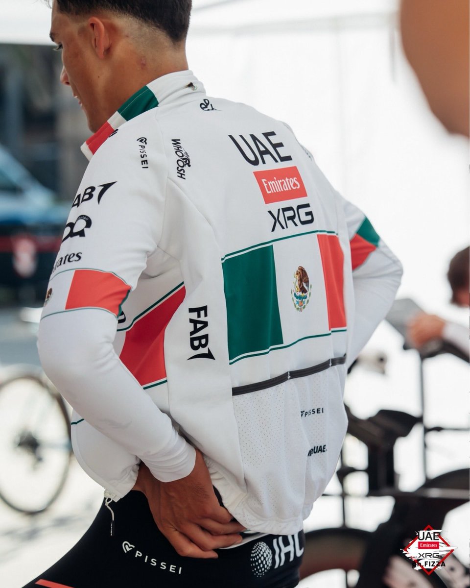 COM_Mexico's tweet photo. 🚴🇲🇽 ¡Isaac del Toro sigue haciendo historia!
Gran 2º lugar en la etapa 2 del Tirreno-Adriático 2026, resultado que le permite ponerse el jersey de líder de la carrera.
Este miércoles se viene una jornada dura: 221 km y 2,436 m de desnivel que pondrán a prueba a todo el pelotón💪 https://t.co/ldeybYoZqA