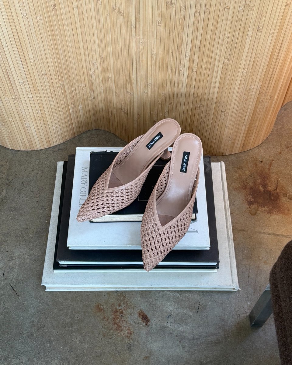 Nine West tweet media