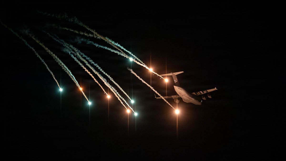HQ_AFMC's tweet photo. 📸The @usairforce in photos! This week's photos feature #Airmen from around the globe involved in activities supporting expeditionary operations and defending America. #OneAFMC

👀See more👇
https://t.co/VUb1rQHQOA https://t.co/h4RTWK6LF4