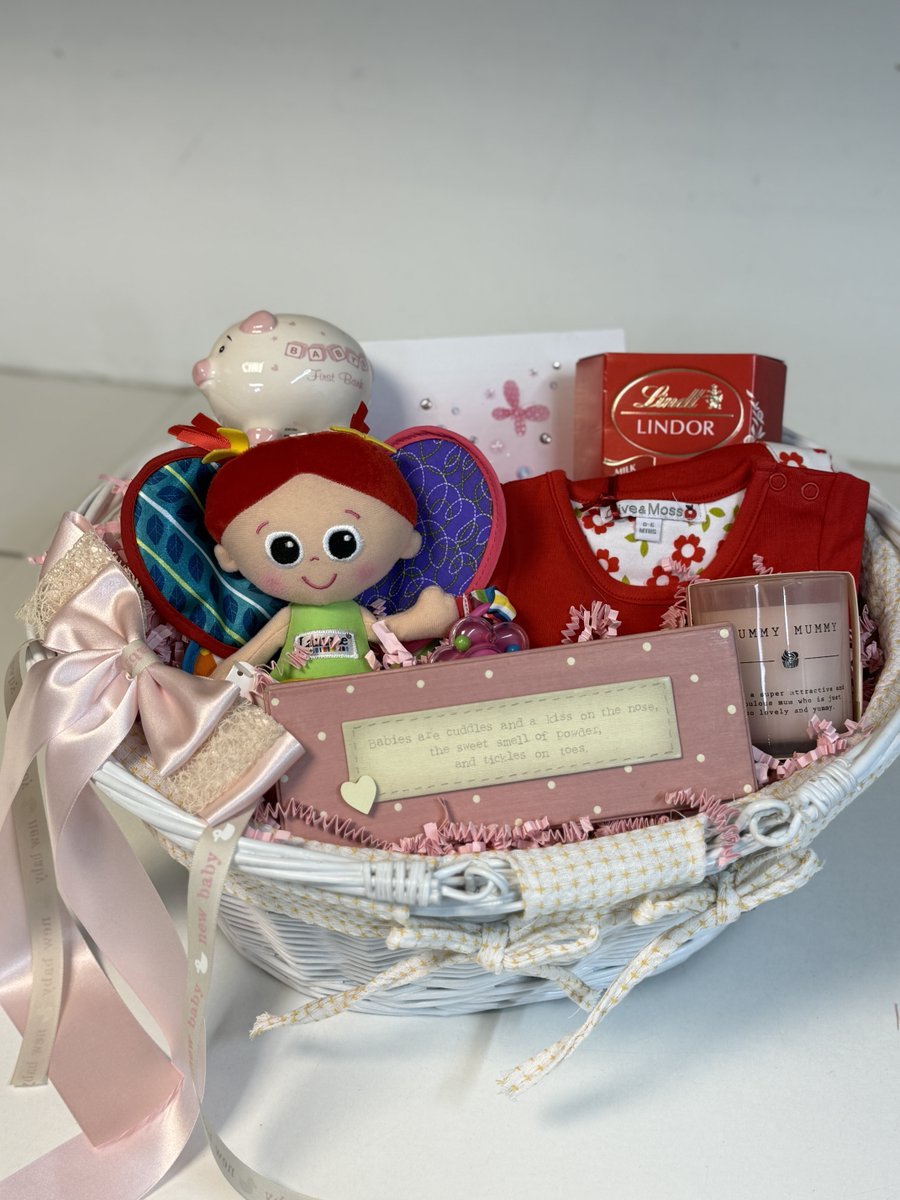 BasketsGalore's tweet photo. Today's Gift Basket Of The Day was the "Baby Gift Prosecco and Presents Girl" 👶🩷

https://t.co/vLp0kOMXbu

Follow &amp; RT to enter #prize draw to #win a Gift Basket. 

More info via our blog. 

#dailydispatch #gifts #competition #giftbasketsrule #babygifts #babygirlgifts https://t.co/oH6gsGcCTg