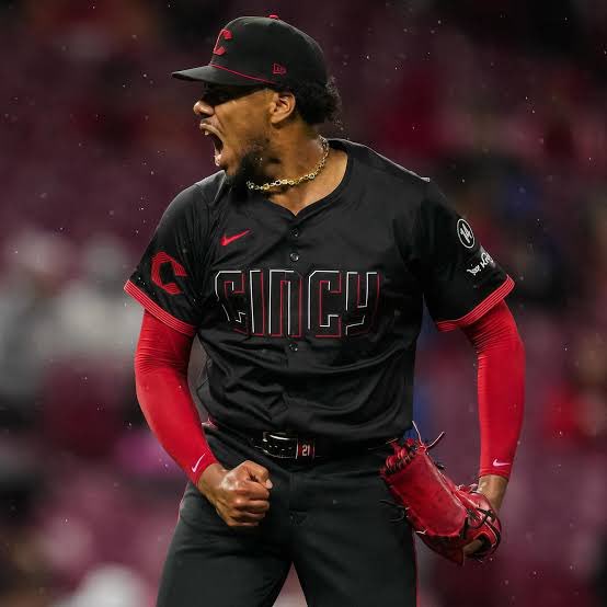 Herald_OSR's tweet photo. Hunter Greene’s late July return will allow the front office to avoid trading and to say “We’re getting Hunter at the trade deadline; no other team can say that. Hunter Greene is our trade deadline acquisition and we are very pleased with that.” #Reds #HunterGreene #MLB #ATOBTTR https://t.co/na4H2ZiQ8f