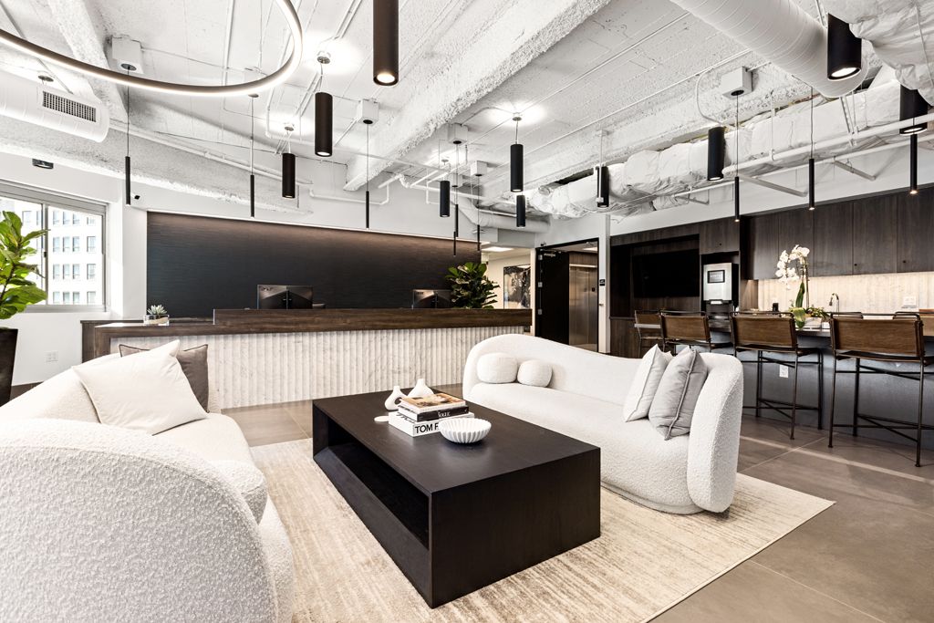 PWSpaces's tweet photo. Looking for a private office just for your small team? 🏢 Discover move-in ready, flexible spaces in our Beverly Hills — perfect for 1-4 people. Upgrade your workspace today! #PrivateOffice #SmallBusiness https://t.co/y9nBzePWS9
