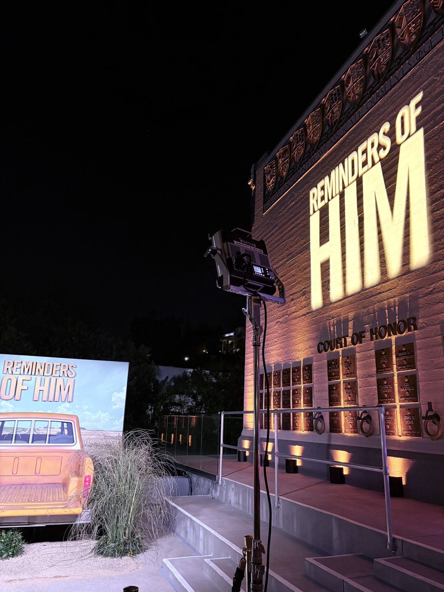 AnnaJaneJackson's tweet photo. Reminders of Him World Premiere — Such a beautiful movie🥹🥀, and @JacksonEntmt client @rudeth played such a special performance!
In Theaters Friday!
@RemindersofHim @UniversalPics https://t.co/8I2FSgwsvt