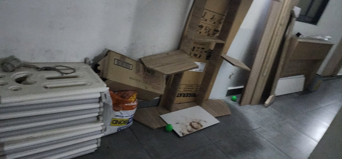 Daisyeye27's tweet photo. Hello @hdcmaldives mihen mi ehchehi hunna tha 3 months ah vuren ginavee kahaathan hiruvaa vs nula. Phase2 hiya 14tower 8th floor ...camera hure e camera thakuge use eh nukure...mi tower thireega vs kuni🤮dhiveheen haadha naathahuzeebey + hdc vs https://t.co/EB8F63e9pO