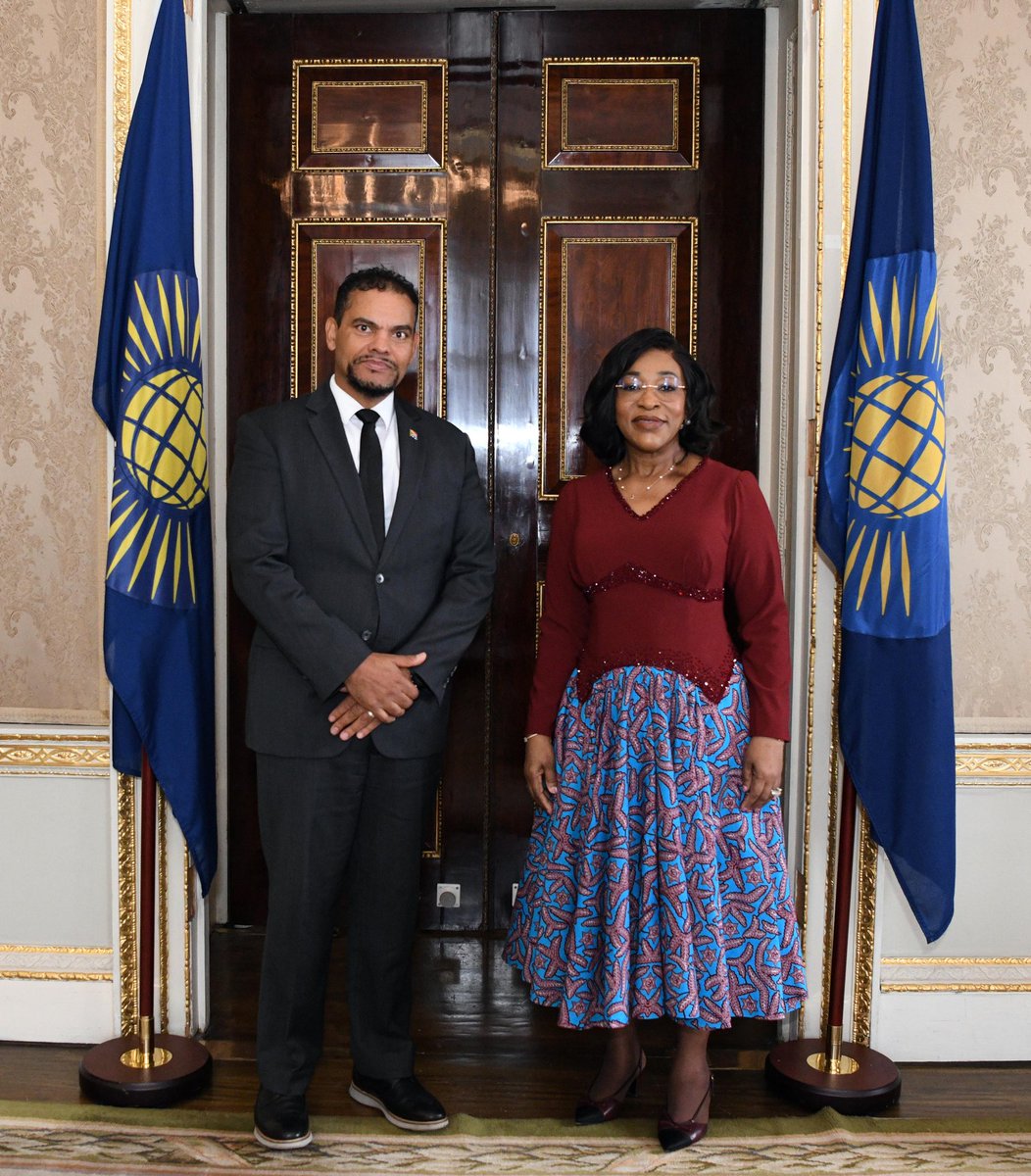 DIRCO_ZA's tweet photo. The Commonwealth Secretary-General promotes &amp; protects the Commonwealth’s values &amp; principles as reflected in the Commonwealth Charter, and also represents the Commonwealth globally, and manages the Commonwealth Secretariat.

#SAinUK🇿🇦 🇬🇧
#CHOGM 

📷: Katlholo Maifadi/aDIRCO https://t.co/g18dDLXBC7