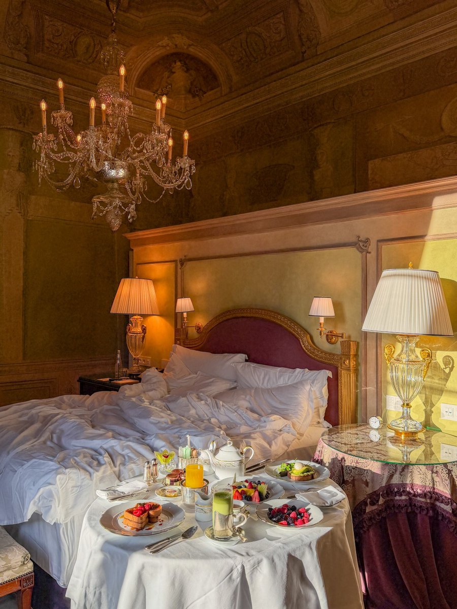 Four Seasons Firenze tweet media