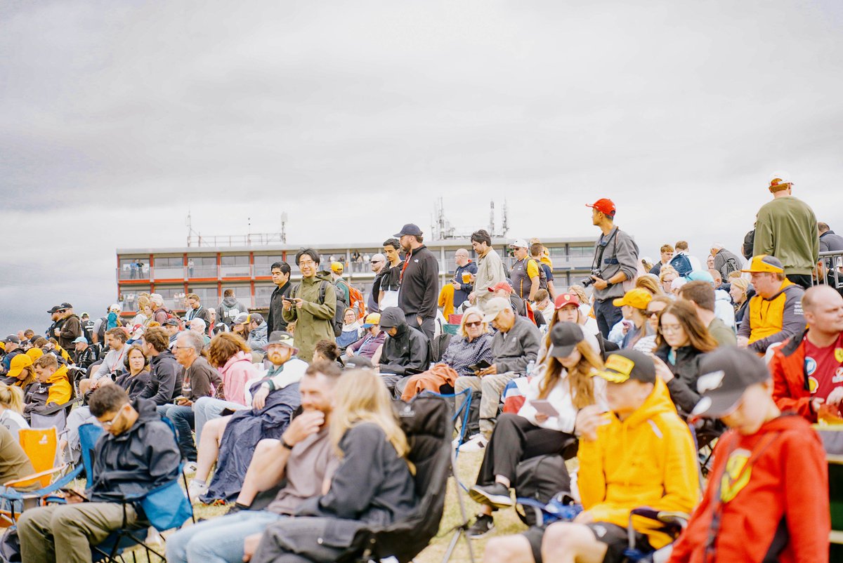 🎟️✈️🛏️ tweet media