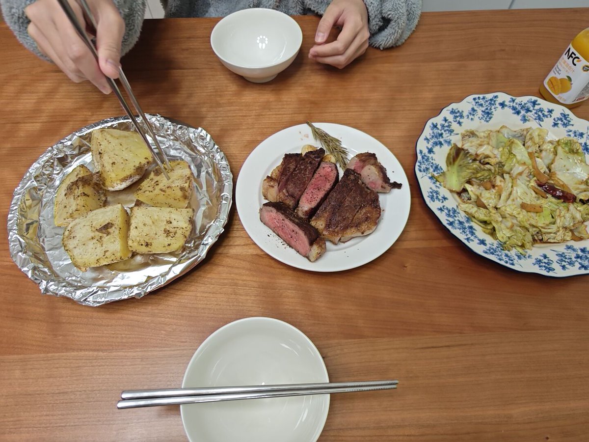 ligangdan2's tweet photo. @happy_fumifum1 ステーキと東アジアの食を組み合わせて！ https://t.co/lN6tVuUcrT