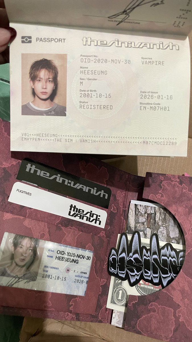 baru unboxing ini hari minggu kemarin loh seung. kok lu gitu sm gue :(((((((((