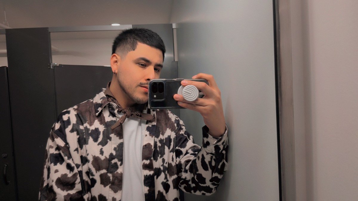 Lando970's tweet photo. Decided to chop off my hair ✂️ https://t.co/XcSZjR7ouJ