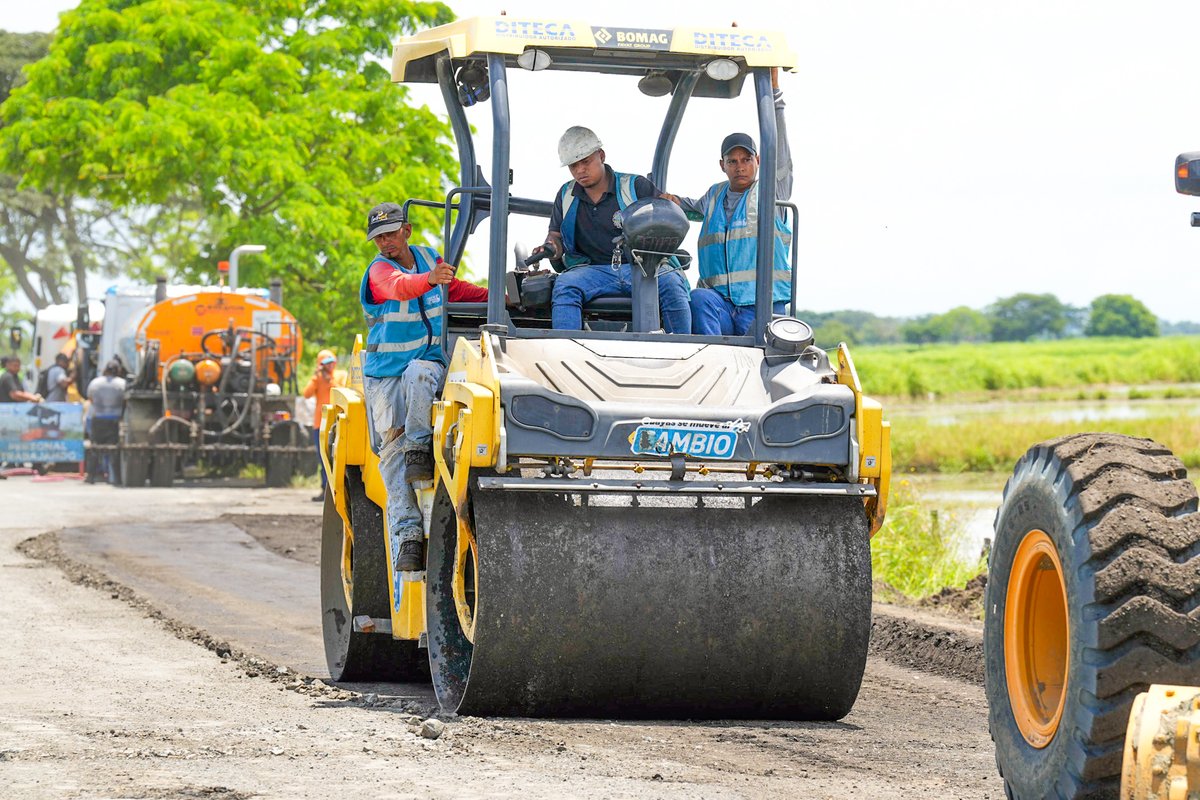 Ante las inundaciones que han interrumpido la circulación terrestre en Babahoyo, Los Ríos, estamos interviniendo vías secundarias que hoy se han vuelto necesarias como rutas alternas para la movilización entre Guayas y Los Ríos.

Actualmente, por las vías Salitre–General Vernaza–