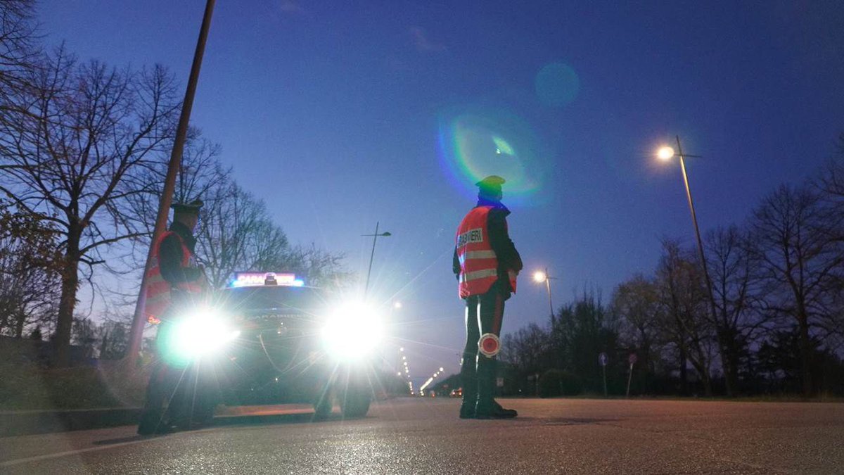 Capodrise, urta scooter con due minorenni e si allontana: denunciato automobilista: Capodrise (Caserta) – Un urto tra un’auto e uno scooter con a bordo due studenti… dlvr.it/TRPXDS