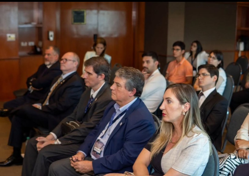 fsilvaduarte's tweet photo. El 5 de marzo, con la Cámara de Comercio Paraguayo Británica (CCPB), con el apoyo de @UKinParaguay, tuvimos la segunda jornada del Programa de Capacitación Ejecutiva en Sostenibilidad Empresarial, enfocada en Economía Circular y Estrategias ESG #UK #Paraguay #BusinessisGreat https://t.co/Hfho9IoBnm