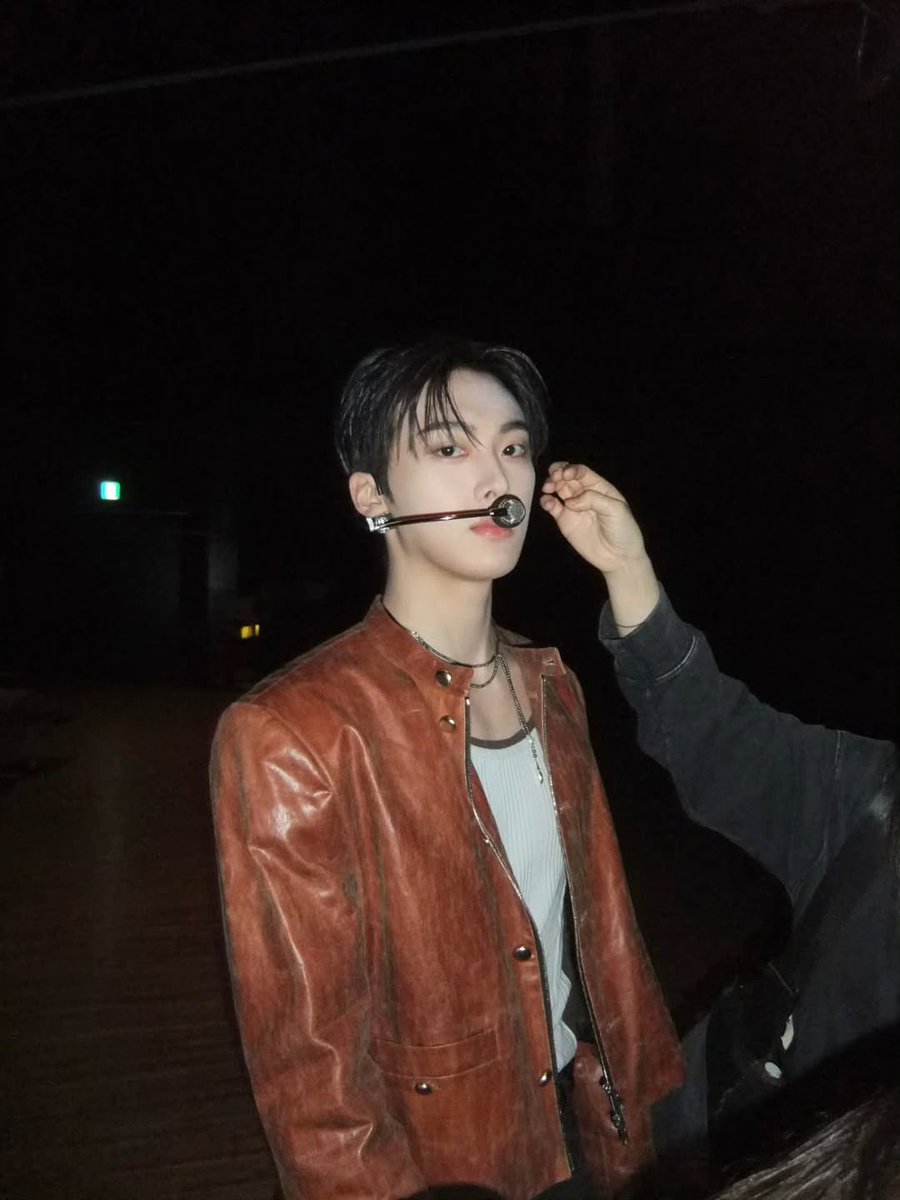 astro_stararoha's tweet photo. 2026.03.10
#SnowyChapter #윤산하 https://t.co/91jyew5gno
