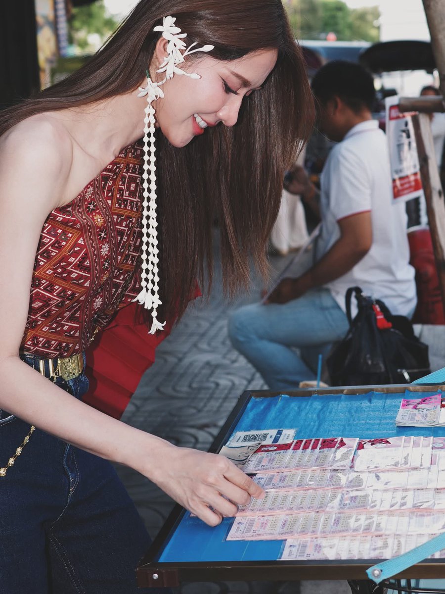 ใครมันจะมานั่งซูมใบที่หยิบกันว่า62ใช่ไหม