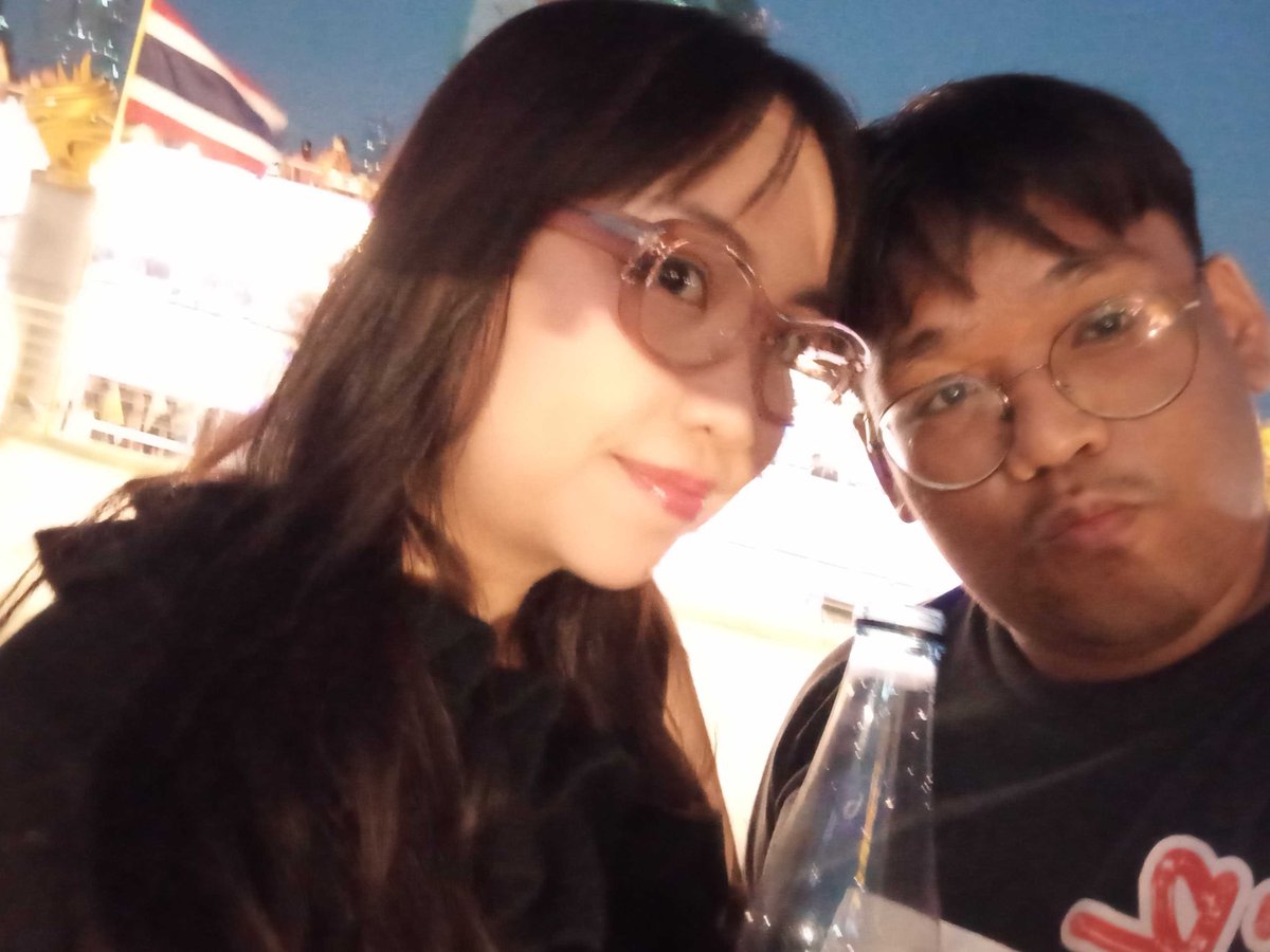Doppopanda's tweet photo. Happy 26th Birthday my baby @myungsaw I love and appreciate you so much dito po muna flowers mo hihi I cherish you so much and I wish everything best for you becasue you deserve it, more gala and more vacation with you together hihi bawi nalang tayo celeb pag nandun na tayo hihi https://t.co/BmajJ3SwMo
