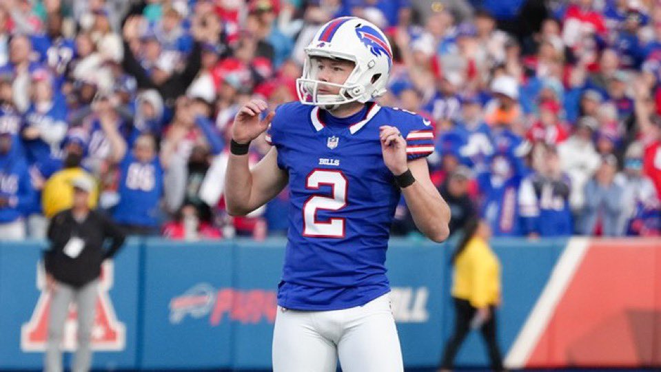TomPelissero's tweet photo. The Bills and kicker Tyler Bass agreed to a revised contract that includes $1 million guaranteed and a chance to earn up to $3.5M in 2026.

Bass missed the 2025 season because of injury, so a pay cut was inevitable. But he can earn it all back though incentives and an escalator. https://t.co/pSEWoQuFVf