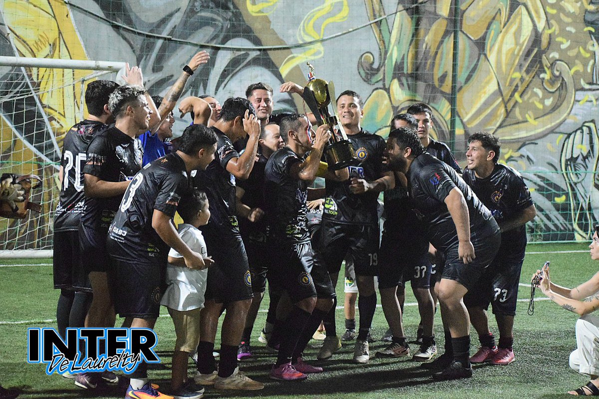 interdelaurelty's tweet photo. 🔰 La SuperCopa ya tiene dueño!!

Inter se tomó la revancha y gritó campeón de la SuperCopa 2026 de Meta Cup, además alcanzó su estrella número 33.

Fue victoria del Nerazzurro por 4-2 ante Bárbara FC.

Goles:
Juan Benítez ⚽
Alberto Peralta ⚽
Armando Yegros ⚽
Matías Ríos ⚽ https://t.co/wnm3jSodxP