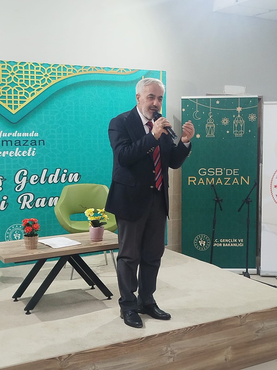 SinopKYGM's tweet photo. İftariyelik programımızda Diyanet İşleri Başkanlığı Merkez Müftüsü Ahmet Süzen Hocamızı ağırladık.

Bu anlamlı buluşmada, 

#Ramazan'ın bereketini ve manevi atmosferini birlikte yaşadık. Hocamızın katılımıyla programımız daha da bereketlendi, dualarımız ve sohbetimizle gönüller şenlendi. Kendilerine değerli vakitleri ve güzel sohbetleri için teşekkür ederiz.

Allah ibadetlerimizi ve oruçlarımızı kabul etsin, bizleri Ramazan'ın feyzinden mahrum bırakmasın. 🌙🤲

#YurdumdaRamazan 

📍Mahmud Kefevi Yurdu