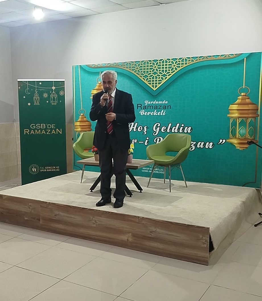 SinopKYGM's tweet photo. İftariyelik programımızda Diyanet İşleri Başkanlığı Merkez Müftüsü Ahmet Süzen Hocamızı ağırladık.

Bu anlamlı buluşmada, 

#Ramazan'ın bereketini ve manevi atmosferini birlikte yaşadık. Hocamızın katılımıyla programımız daha da bereketlendi, dualarımız ve sohbetimizle gönüller şenlendi. Kendilerine değerli vakitleri ve güzel sohbetleri için teşekkür ederiz.

Allah ibadetlerimizi ve oruçlarımızı kabul etsin, bizleri Ramazan'ın feyzinden mahrum bırakmasın. 🌙🤲

#YurdumdaRamazan 

📍Mahmud Kefevi Yurdu