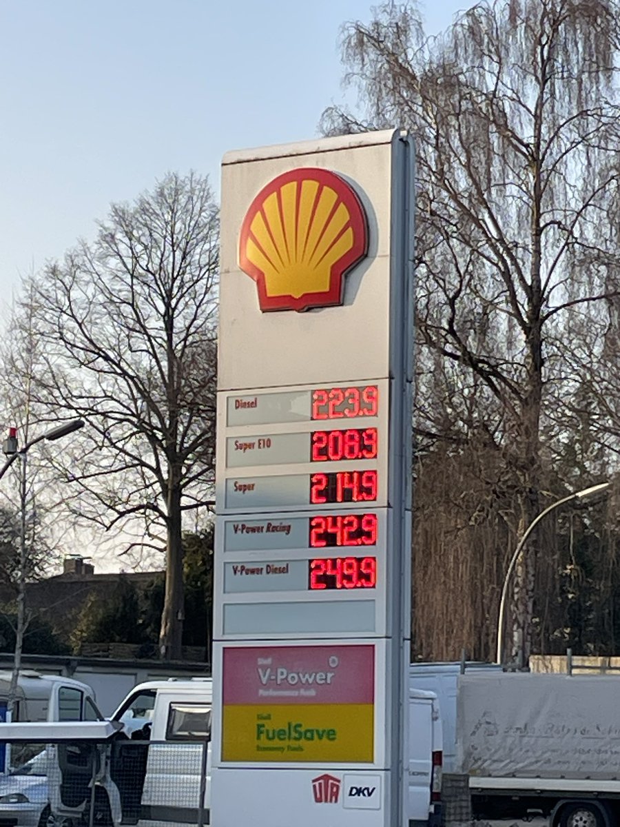 Zeuge Demels #FckAfD tweet media