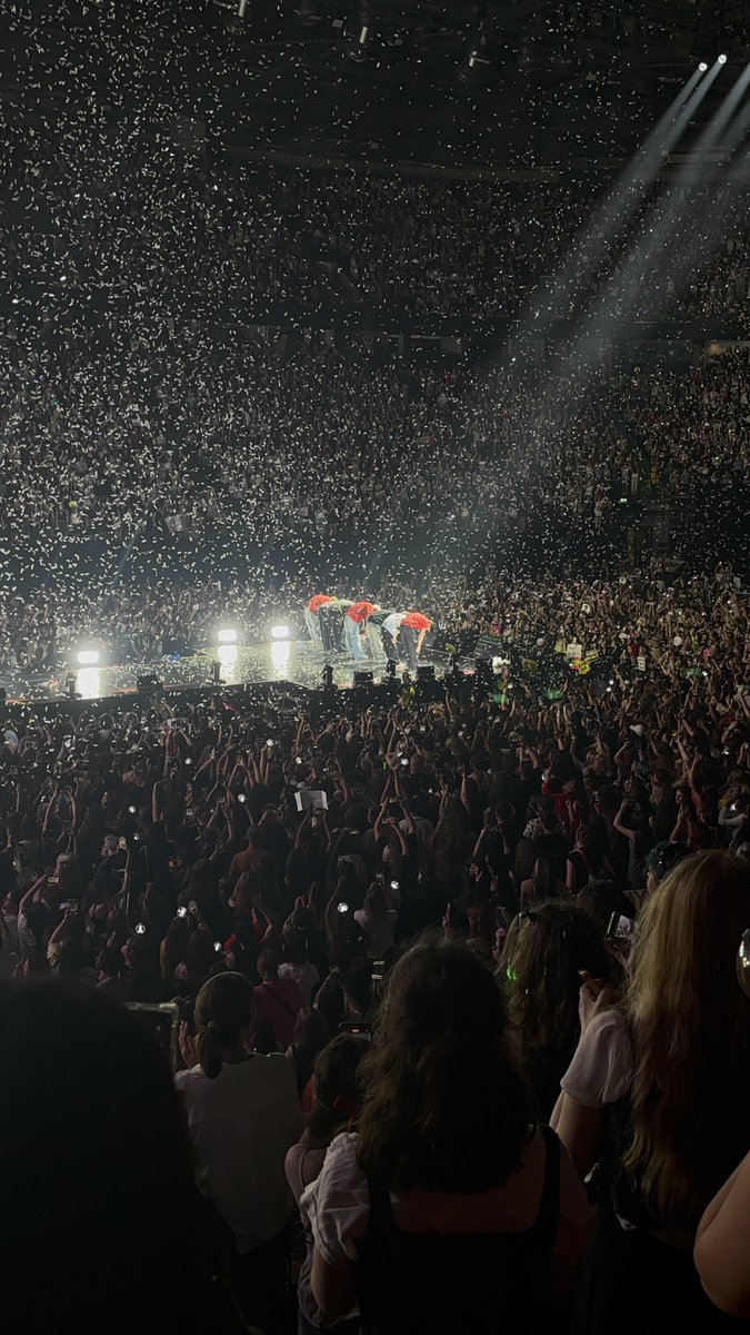 isa ౨ৎ tweet media