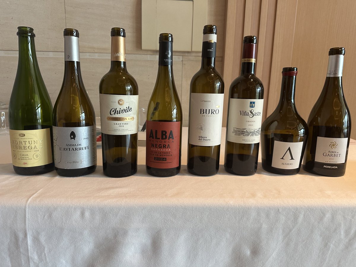 abreunvinito's tweet photo. Selección de vinos de la guía ADN de #verema para esta cata #veremaVLC Destaco Altrejo 2021 @pacolonso @CulturaAlmuerzo @esmorzador @cacauencorfa @vinglada @dilgogi @vinoWineEs @FMazRa @xavisunsi @JavierVinyuelas @jopesilver @manolomata @JesusDeBarqueta Pronto + datos en @verema https://t.co/Ne7bIy6gJr