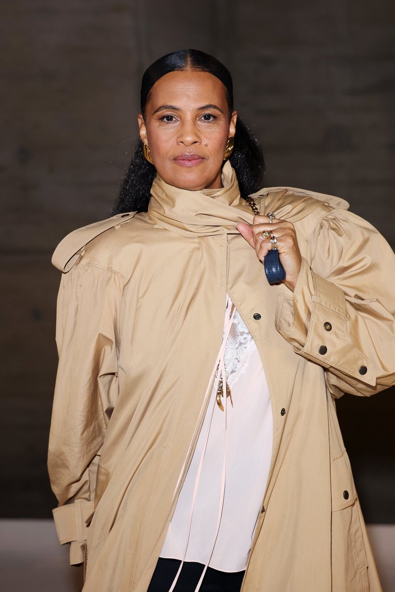 tapmusic's tweet photo. Wishing the happiest of birthdays to @misscherrylala, who looked stunning at the latest Paris Fashion Week! 💞 https://t.co/ief8ZlqtKg