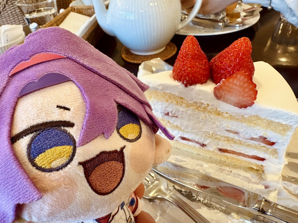りともも tweet media