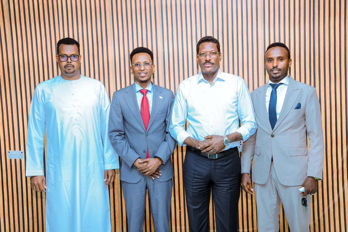 HabarIdinle youth met Galmudug President <a href="/MrQoorqoor/">Ahmed Abdi Karie</a>, where they discussed a range of important issues including the ongoing drought affecting communities, the political situation, state-building &amp; impowerment of young people within Galmudug intstitution.