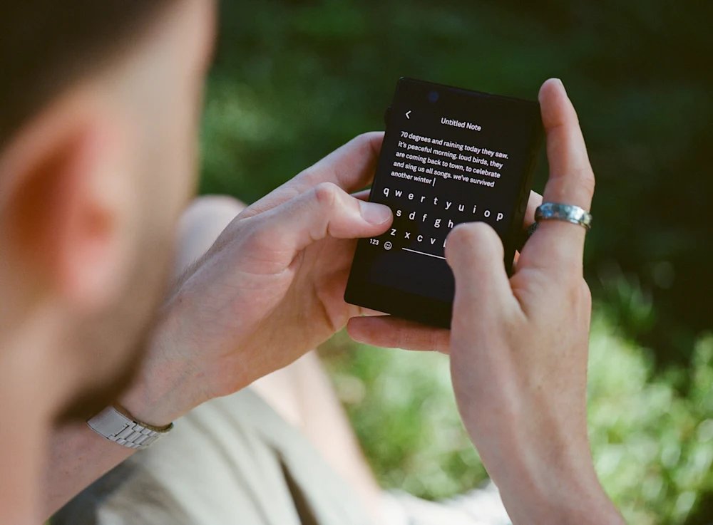 لـؤي tweet media