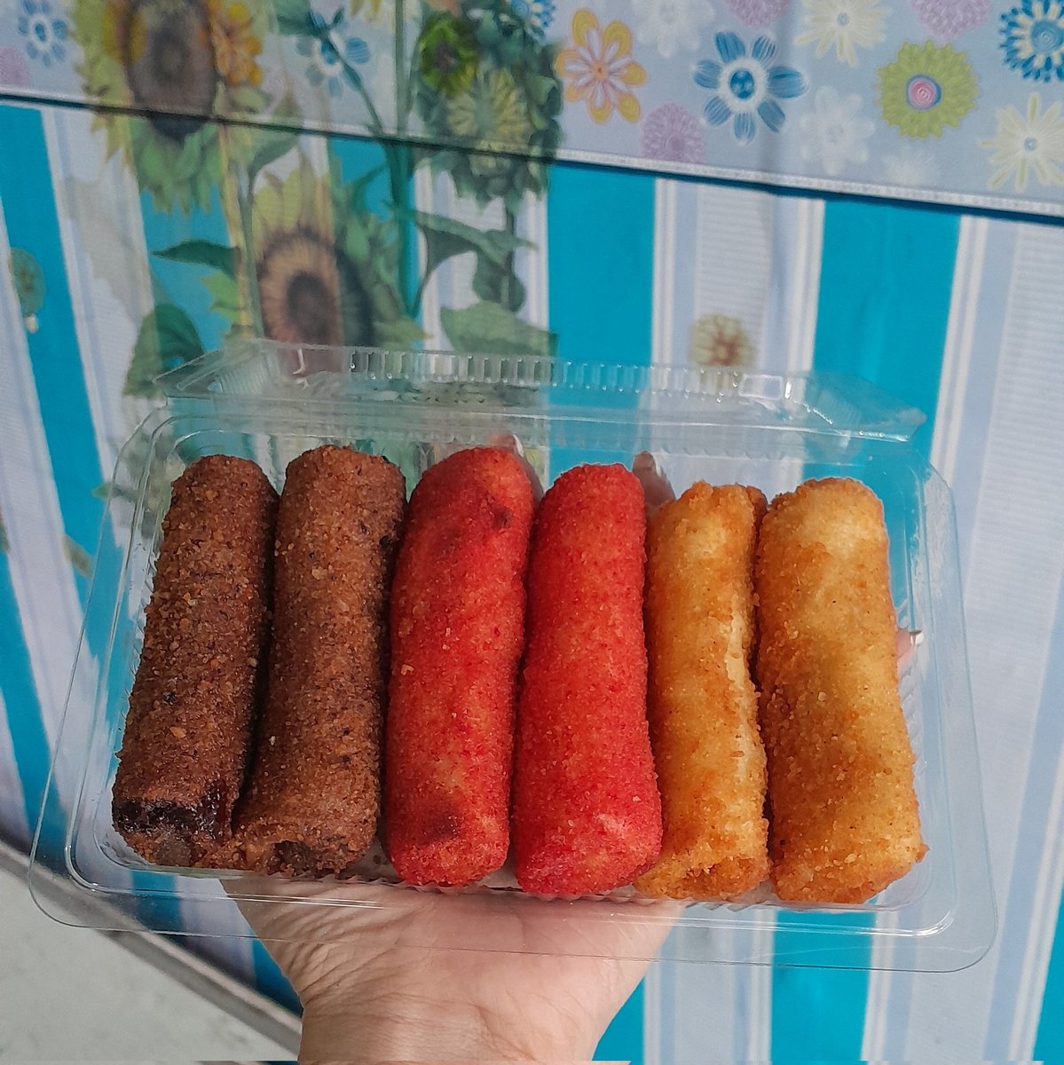 Milla • Jual Risol tweet media