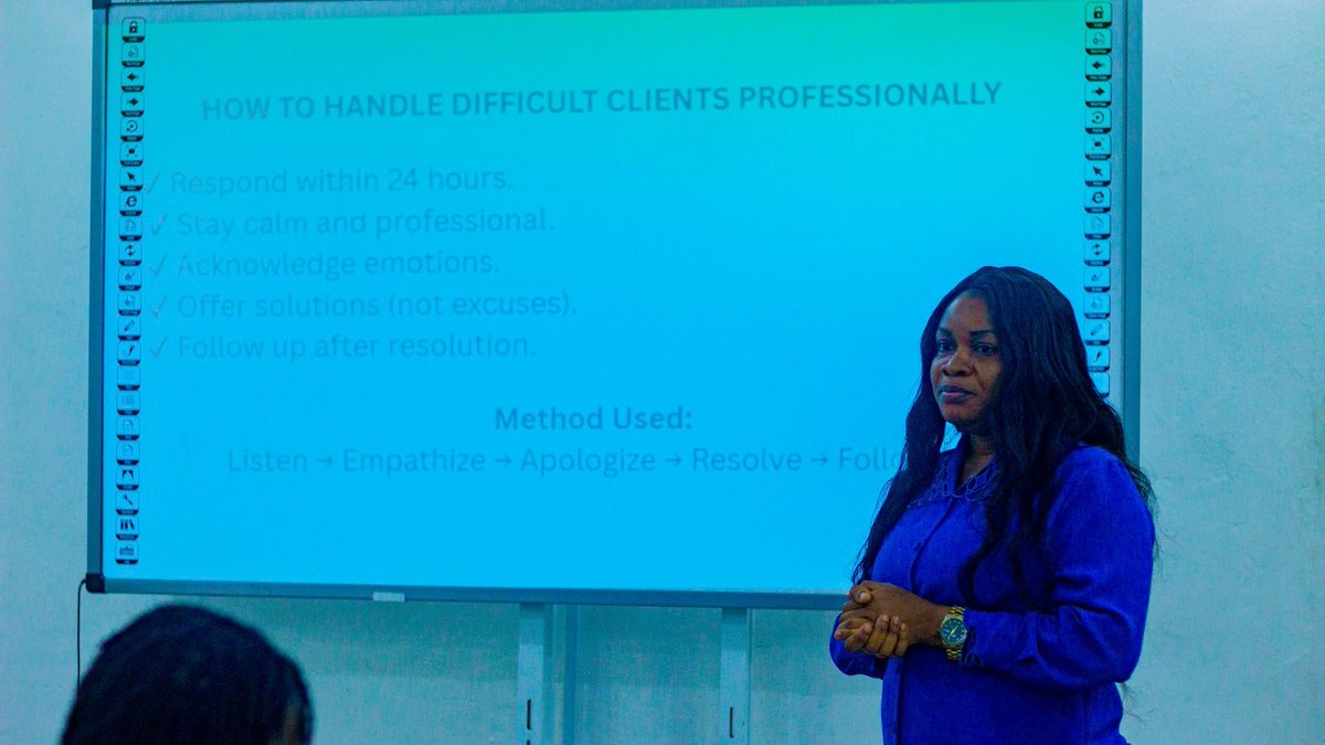netisensict's tweet photo. Not everyone in this room came in with tech skills, But everyone left with digital knowledge that can open global opportunities. Would you join this class if you had a chance?
#virtualassistant #DrAkinolaDayHouston #techschoolinuyo #LetsTalkGMO #sallandık #RamadanDay21 $MONA https://t.co/bPkhHBtzac