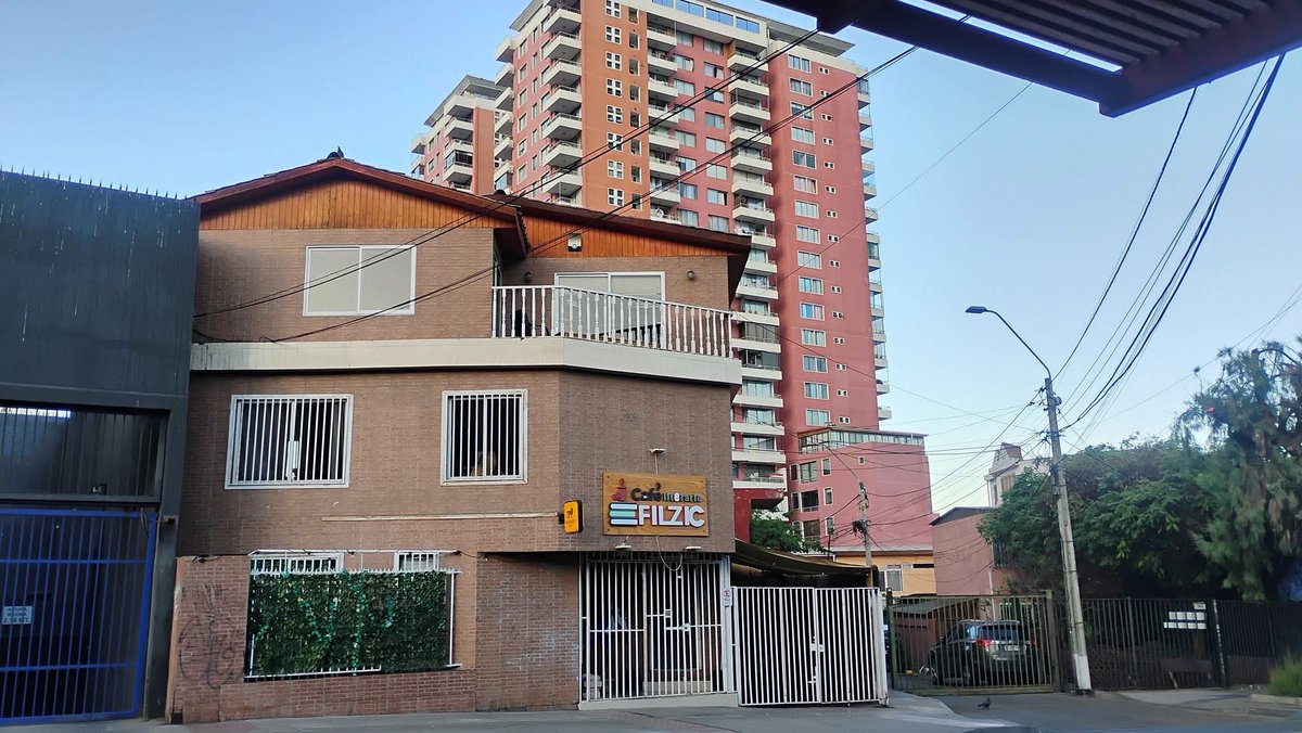 jlmaldonadoa's tweet photo. #Antofagasta Que mal como algunos proyectos bonitos como este, sin duda un aporte cultural a la lectura o lugar de encuentro para alguna reunión con un buen café. @Filzic #Funa
Patricio Rojas, aún no le paga a mi familiar la gestión por el corretaje. #RT https://t.co/JnG6pXz1G0